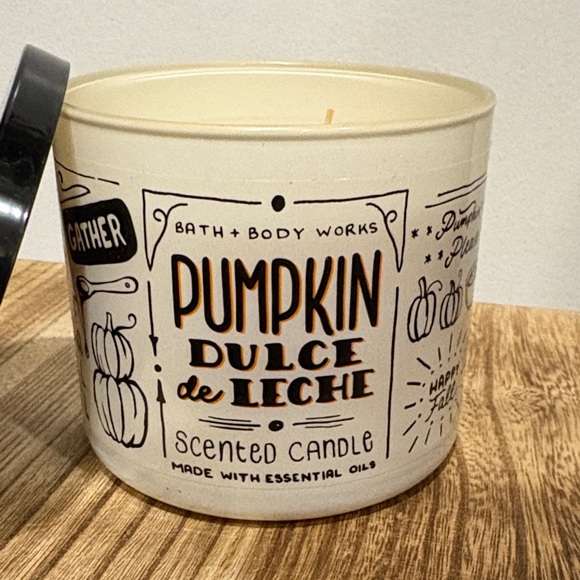 Bath & Body Works Pumpkin Dulce de Leche 3-wick Candle - NEVER USED - Picture 2 of 5